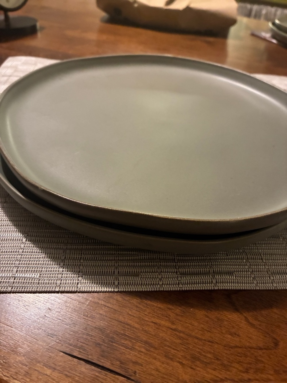 Set of 2 stoneware Hearth & Hand green dinner plates / dishes - Picture 7 of 8